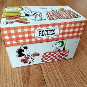 Vintage 60s Snoopy Recipe Box Peanuts Gang Charlie Brown Tin Metal